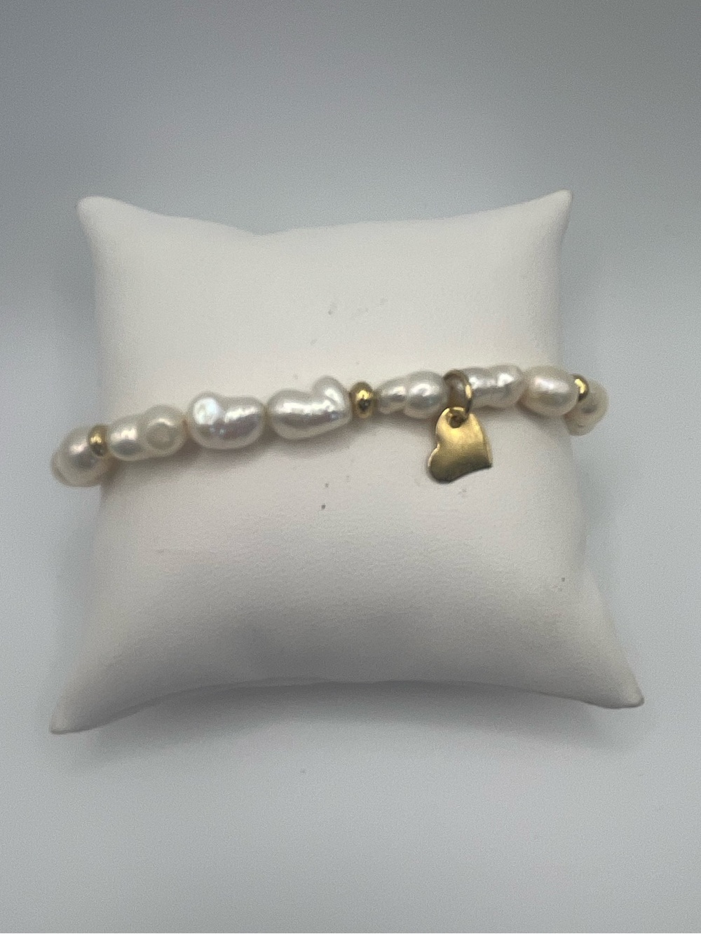 Freshwater Pearl Stretch Bracelet with Gold Tone Heart Charm